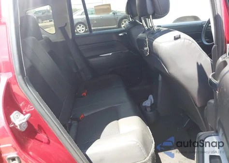 2014 Jeep Compass Latitude из США, поврежденный, VIN 1C4NJDEB2ED644359